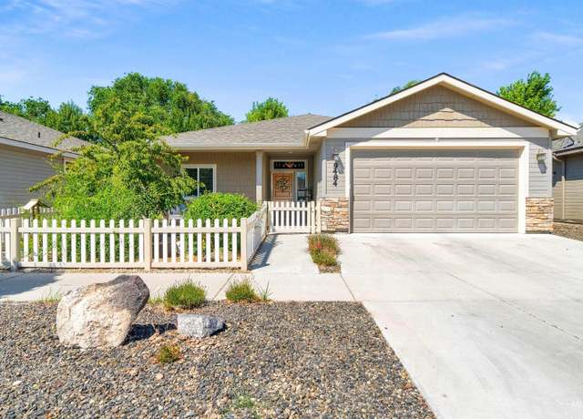 Property at 9484 W Woodland Dr, Boise, ID 83704, 3 beds, 2 baths