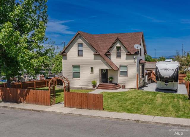 Property at 707 Elk St, Grangeville, ID 83530, 3 beds, 1.5 baths