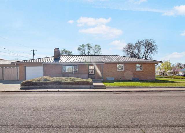 Property at 1019 Birch St, Buhl, ID 83316, 5 beds, 2 baths