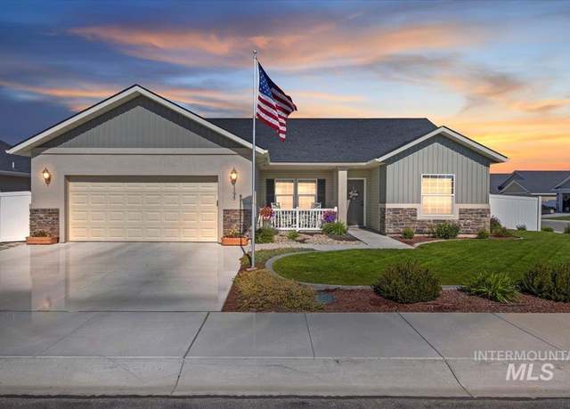 Property at 1795 Houston St, Twin Falls, ID 83301-0283, 4 beds, 2 baths