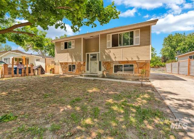 Property at 4690 Willow Ln, Boise, ID 83703, 4 beds, 2 baths