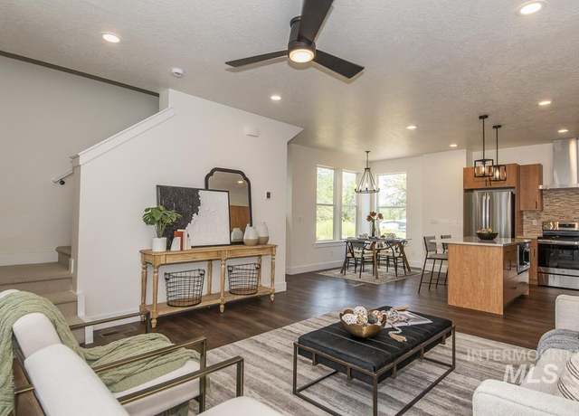 Property at 517 E Violets Cove Ln, Garden City, ID 83714, 3 beds, 3.5 baths