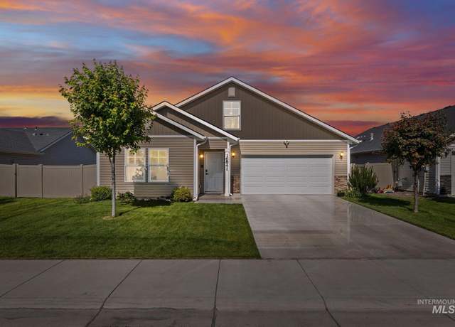 Property at 16841 Vintage Oak Ave, Caldwell, ID 83607, 3 beds, 2 baths