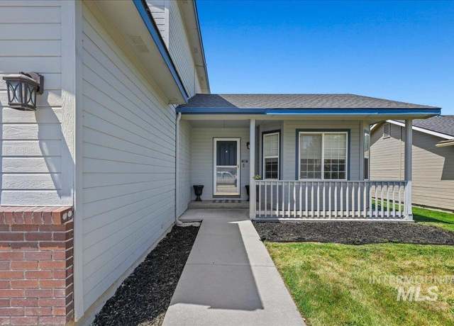 Property at 372 W Farmall Way, Kuna, ID 83634, 3 beds, 2.5 baths