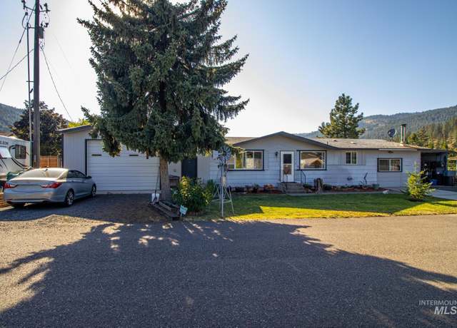 Property at 143 125th St, Orofino, ID 83544, 3 beds, 2 baths