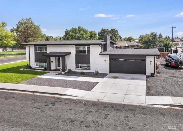 Property at 690 Grant Ave, Twin Falls, ID 83301, 4 beds, 2 baths