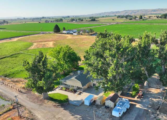 Property at 2318 Pioneer Rd, Homedale, ID 83628, 3 beds, 3 baths