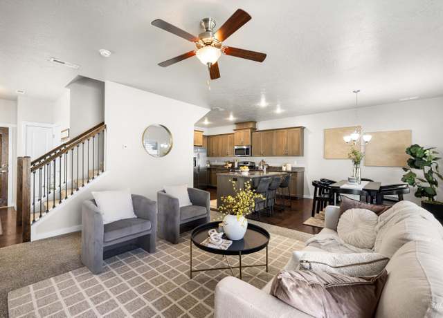 Property at 9176 W Tillamook Dr, Boise, ID 83709-1290, 3 beds, 2.5 baths