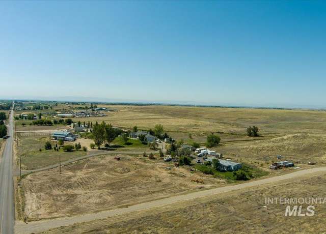 Property at 5839 El Paso Rd, Caldwell, ID 83607, 3 beds, 2 baths