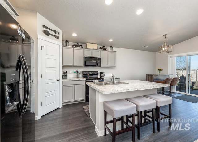 Property at 1270 W Pendulum Cove Dr, Kuna, ID 83634, 3 beds, 2 baths