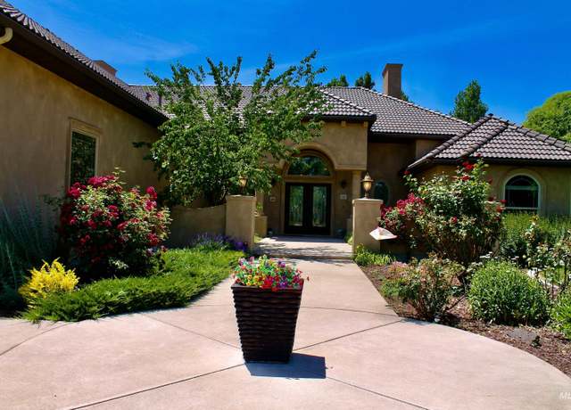 Property at 3349 E 4050 N, Twin Falls, ID 83301-7107, 4 beds, 4 baths