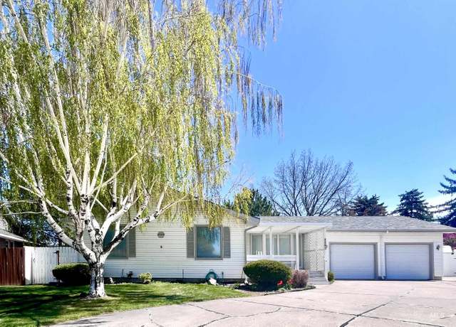 Property at 2063 Laura Cir, Twin Falls, ID 83301, 5 beds, 3 baths