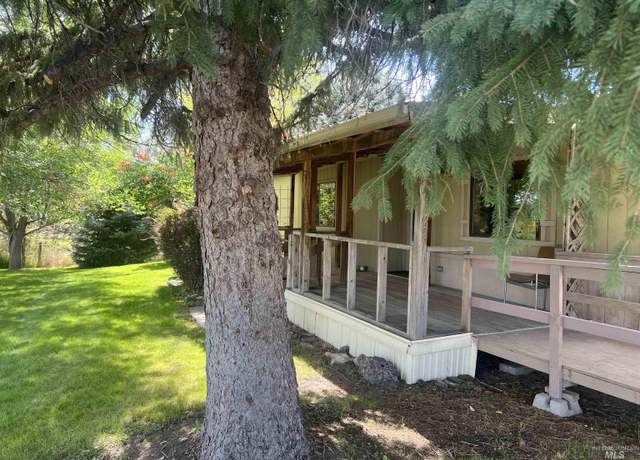 Property at 919 & 921 S Fir, Jerome, ID 83338, 2 beds, 2 baths