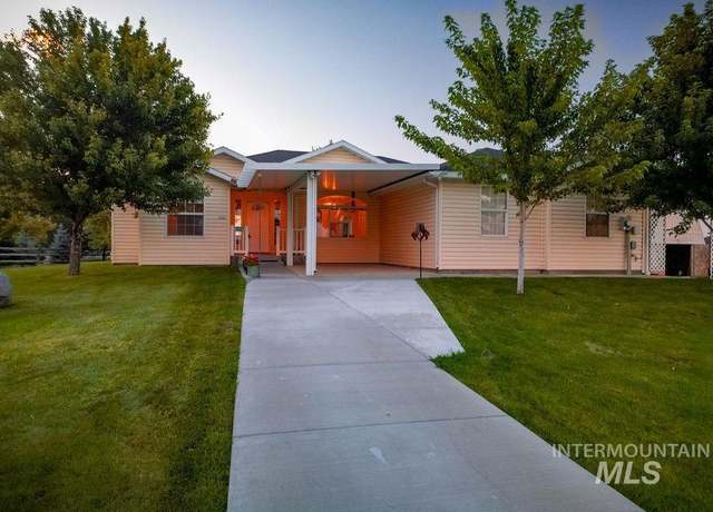 Property at 611 Pioneer Mountain Loop #a Loop, Jerome, ID 83338, 3 beds, 2 baths