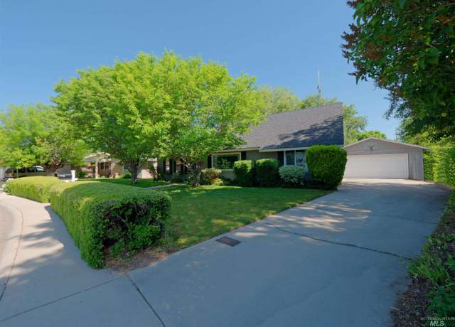 Property at 10220 W King Arthur Dr, Boise, ID 83704, 3 beds, 2 baths