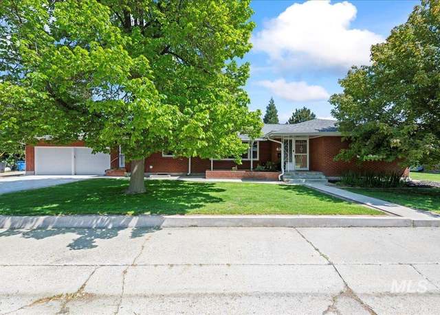 Property at 416 S State St, Nampa, ID 83686, 4 beds, 2.5 baths