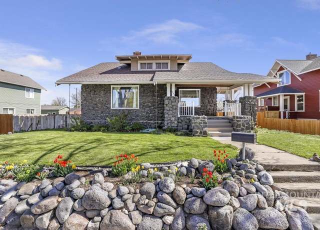 Property at 222 9th Ave N, Buhl, ID 83316, 3 beds, 3 baths