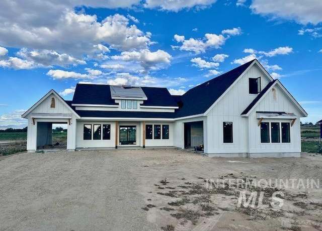 Property at 18658 Tranquil Pl, Caldwell, ID 83607, 4 beds, 2.5 baths