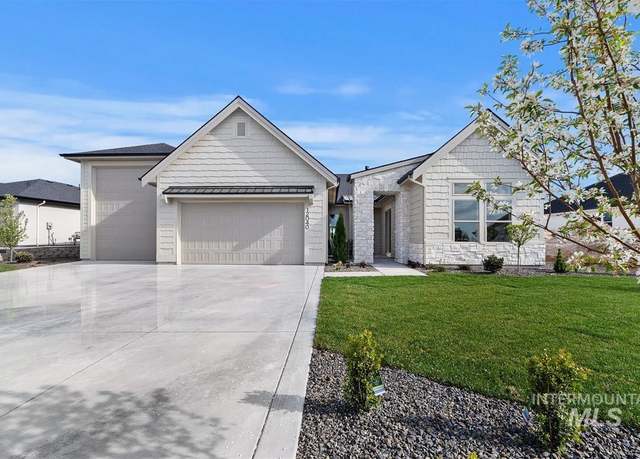 Property at 11269 S Saylis Way, Kuna, ID 83634, 4 beds, 3 baths