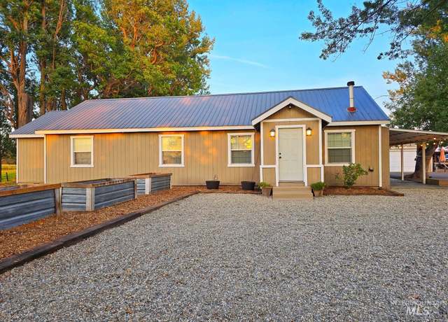 Property at 4800 Freemont Rd, New Plymouth, ID 83655, 4 beds, 2.5 baths