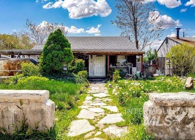 Property at 3009 W Woodlawn, Boise, ID 83702, 6 beds, 3 baths