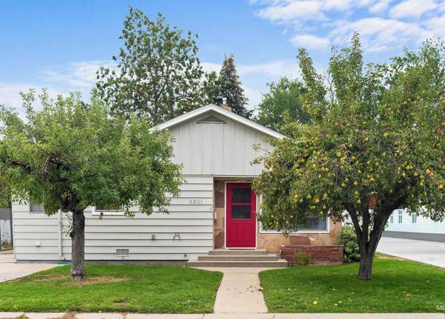 Property at 1321 S Jackson St, Boise, ID 83705, 3 beds, 2 baths