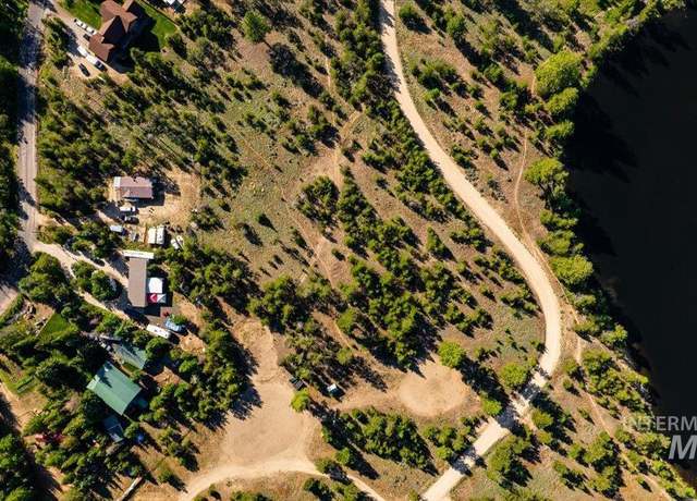Property at 126 Forest Pl, Donnelly, ID 83615