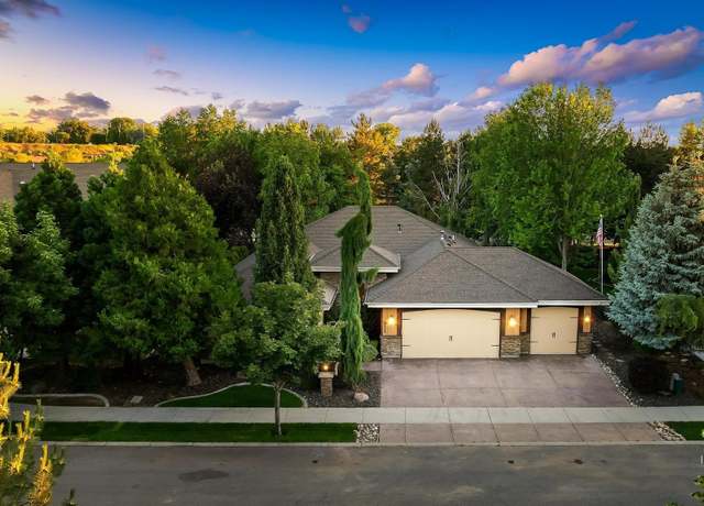 Property at 731 E Eaglewoods Ln, Eagle, ID 83616, 4 beds, 2.5 baths