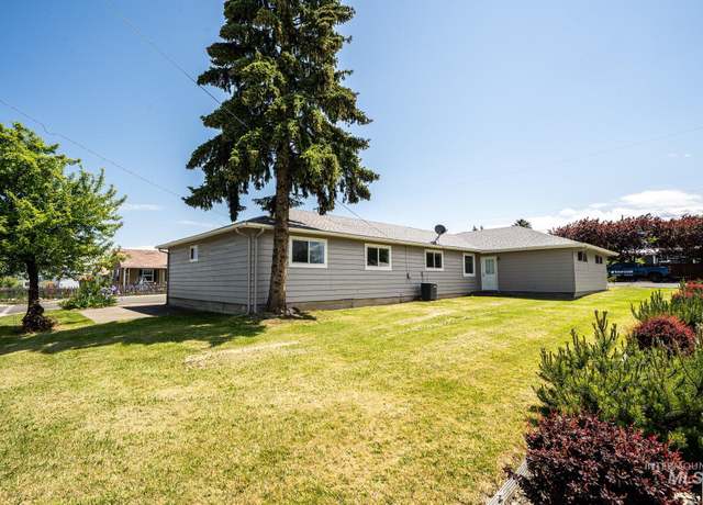 Property at 104 S Boulevard St, Grangeville, ID 83530, 3 beds, 2 baths