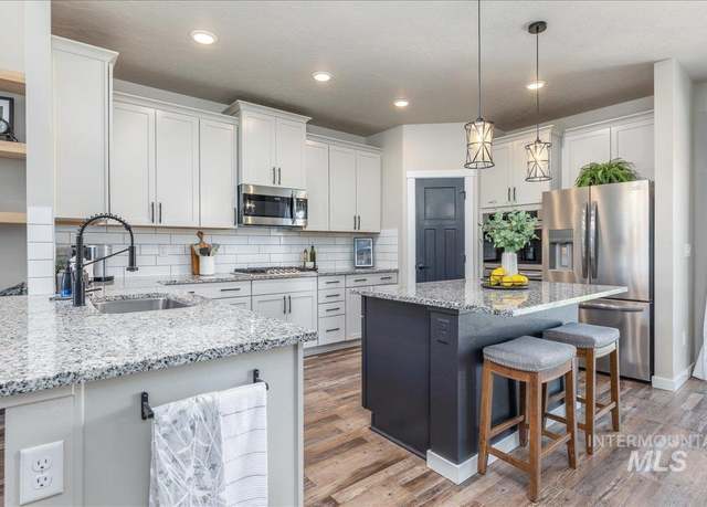 Property at 3812 E Rock Falls St, Nampa, ID 83686, 4 beds, 2.5 baths