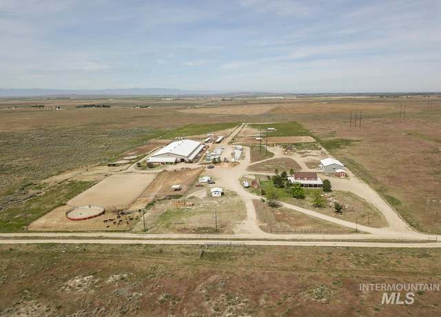 Property at 16973 S Vista Ave, Kuna, ID 83634, 3 beds, 2.5 baths