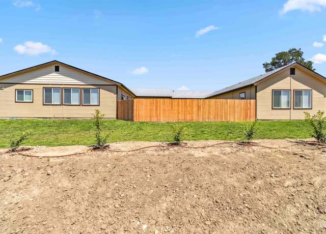 Property at 24076 Middleton Rd, Middleton, ID 83644, 4 beds, 2.5 baths