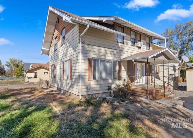Property at 216 N 8th Ave, Buhl, ID 83316, 5 beds, 4 baths