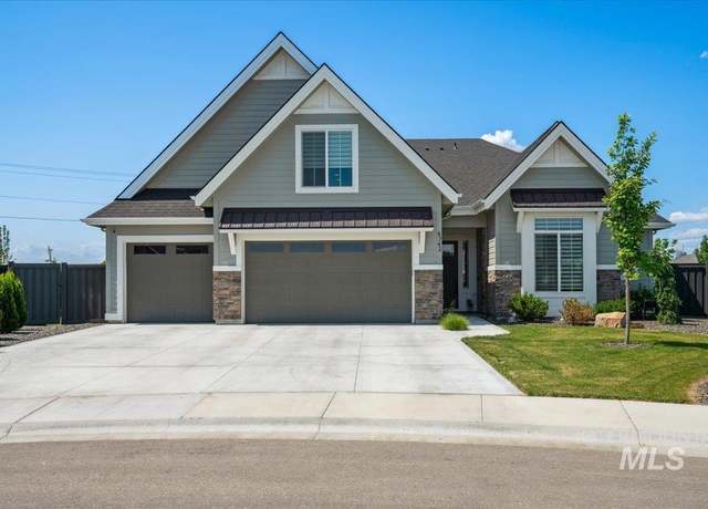 Property at 4742 W Fern Vista Ct, Meridian, ID 83646, 4 beds, 3 baths