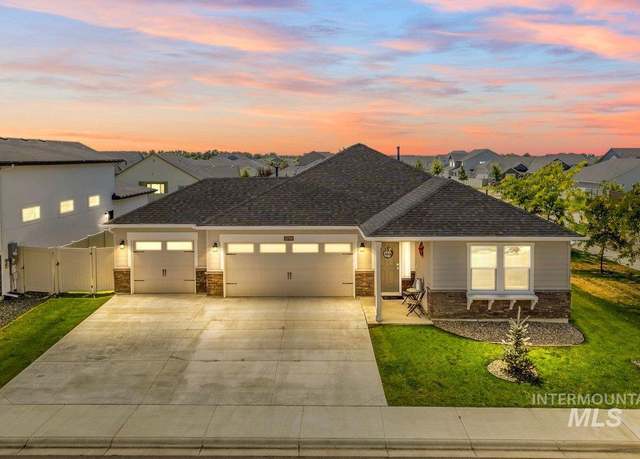 Property at 11789 W Soaring Hawk Dr, Star, ID 83669, 4 beds, 2 baths