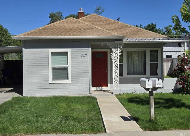Property at 1011 10th Ave South, Nampa, ID 83651, 3 beds, 2 baths
