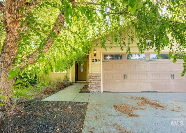 Property at 254 S Poplar Blf, Eagle, ID 83616, 3 beds, 2 baths