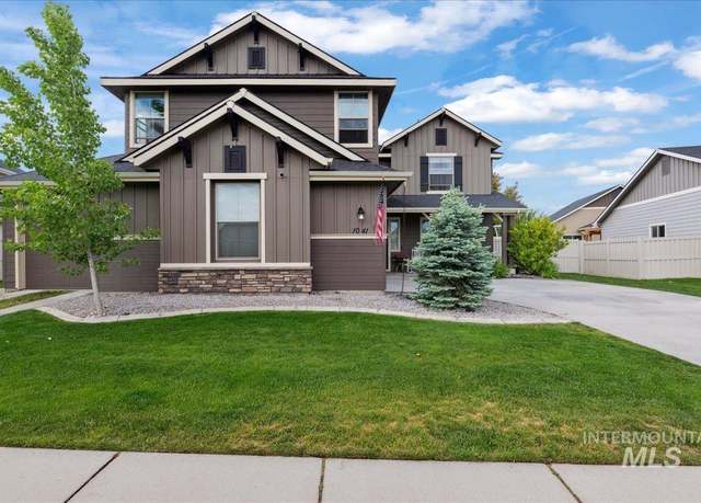 Property at 1041 White Horse Ridge Dr, Middleton, ID 83644, 6 beds, 4.5 baths