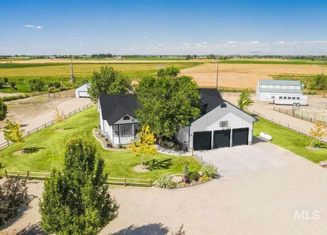 Property at 1295 S Dawcamry Ln, Kuna, ID 83634, 4 beds, 3 baths