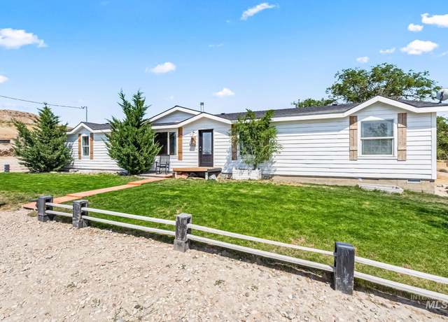 Property at 16754 Deer Flat Dr, Caldwell, ID 83607, 3 beds, 2 baths