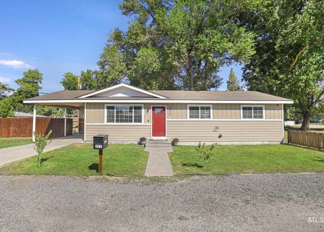 Property at 377 Locke Ave, Gooding, ID 83330-1327, 3 beds, 1 bath