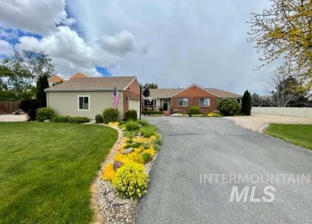 Property at 14924 Hillside Dr, Caldwell, ID 83607, 4 beds, 2.5 baths