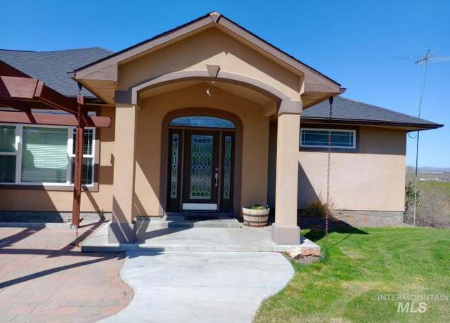 Property at 1280 SW 3rd Ave, Fruitland, ID 83619, 5 beds, 3 baths