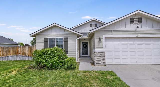 Photo of 880 SW Lago St, Mountain Home, ID 83647-2614