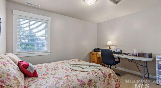 Photo of 910 N Cottage Cove Way, Star, ID 83669