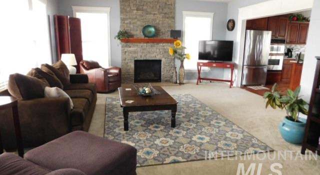 Photo of 402 N Tresa Way, Star, ID 83669