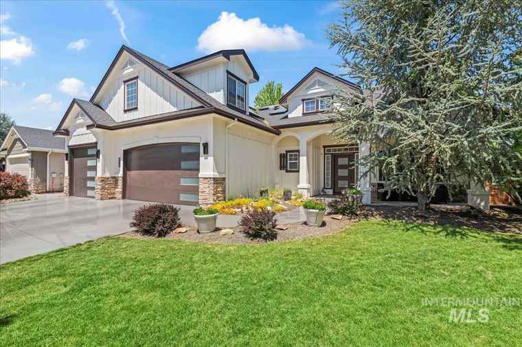 Photo of 896 E Kaibab Trail Dr Meridian, ID 83646