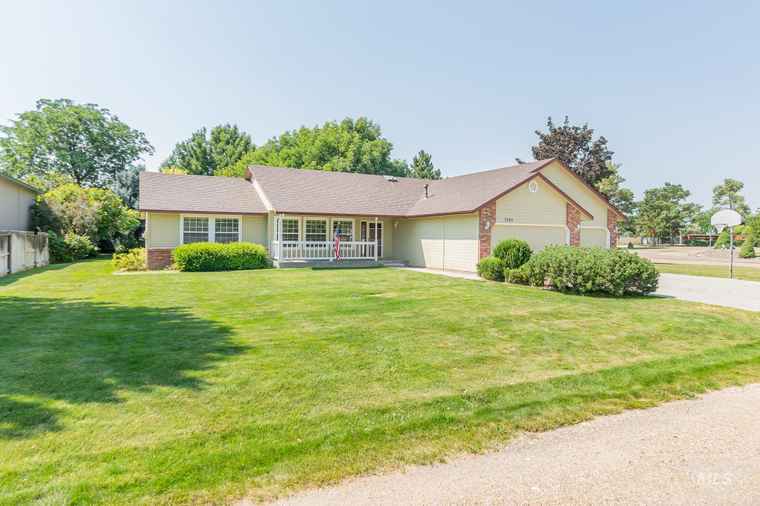 Photo of 3305 Kaden Ln Nampa, ID 83686-8681