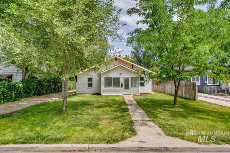 Photo of 116 S Nectarine St Nampa, ID 83686