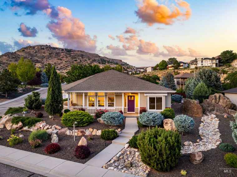 Photo of 1752 S Wind Dancer Way Boise, ID 83712